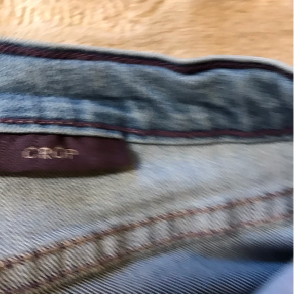 NYDJ Not Your Daughter’s Jeans petite light blue crop rhinestone cuff Size 4P - Picture 5 of 8